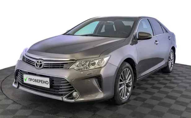 Toyota Camry, 2016