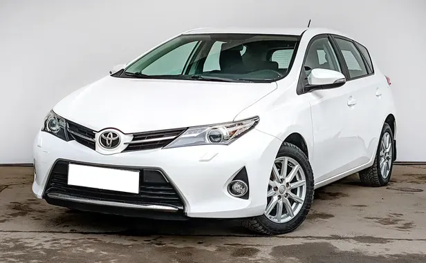Toyota Auris, 2013