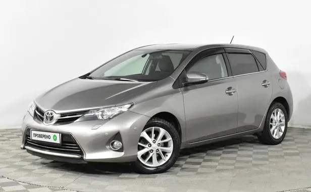 Toyota Auris, 2013