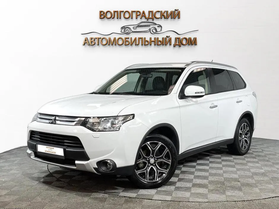Mitsubishi Outlander, 2015