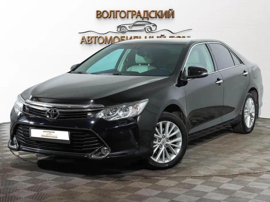 Toyota Camry, 2016