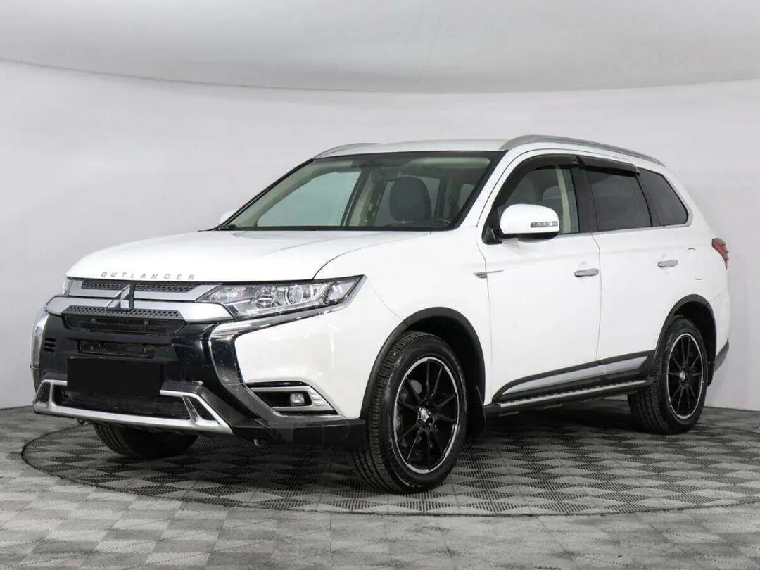 Mitsubishi Outlander, 2020