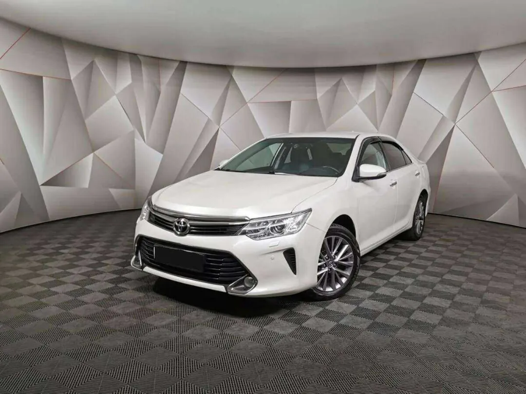 Toyota Camry, 2016